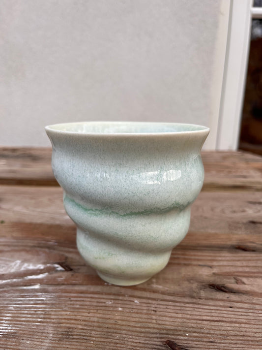 Thora Finnsdottir - Krus grøn m effekt